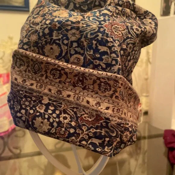 William Morris Floral Tapestry Bucket Hat - Picture 3 of 3